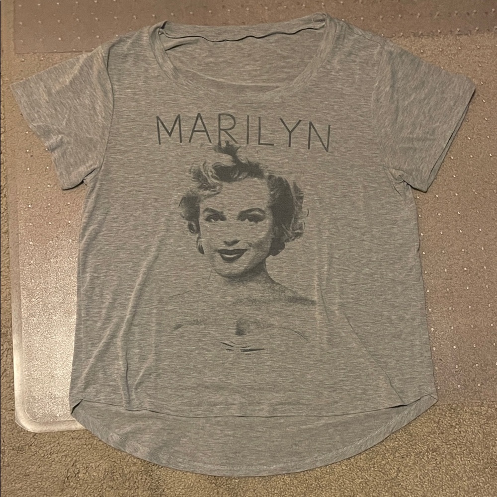 Gray Graphic Tee with Iconic Marilyn Print